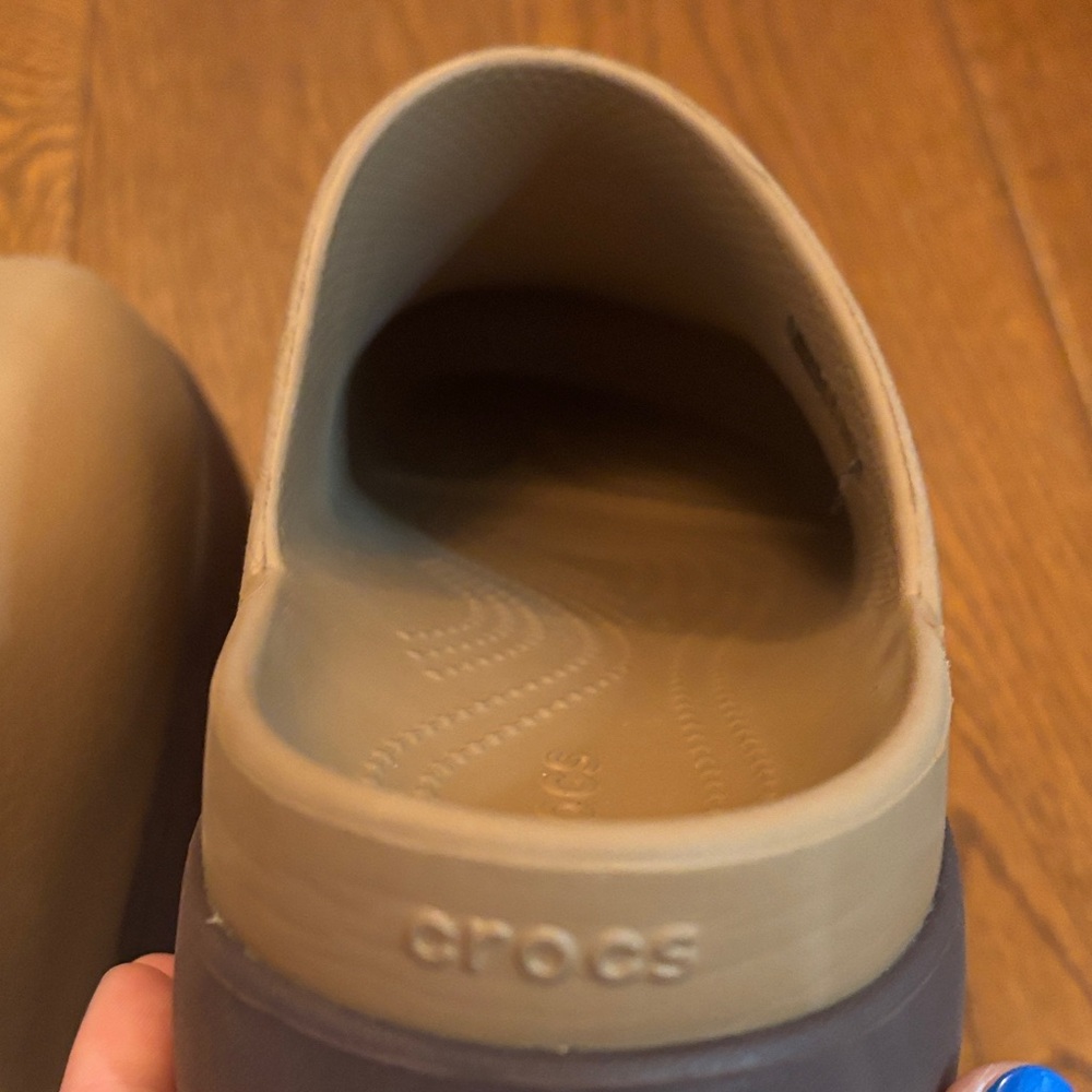 Beige Clogs with Dark Soles - Picture 4 of 5